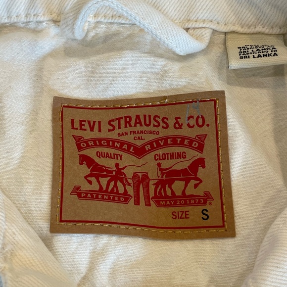 🦋 Women’s Levi’s Ex-Boyfriend White Jean Jacket with Butterlies - Picture 7 of 11